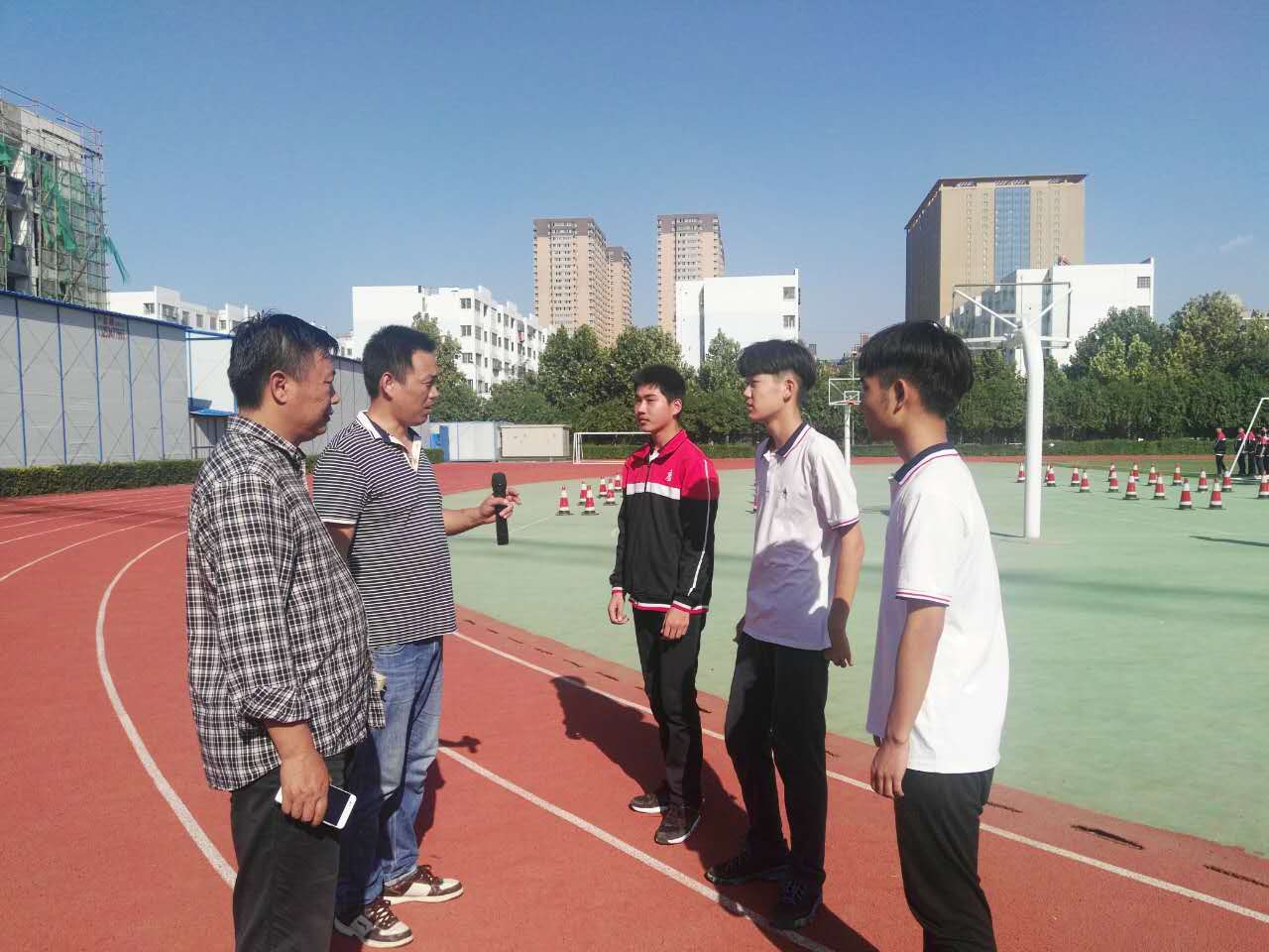 报告本班人数