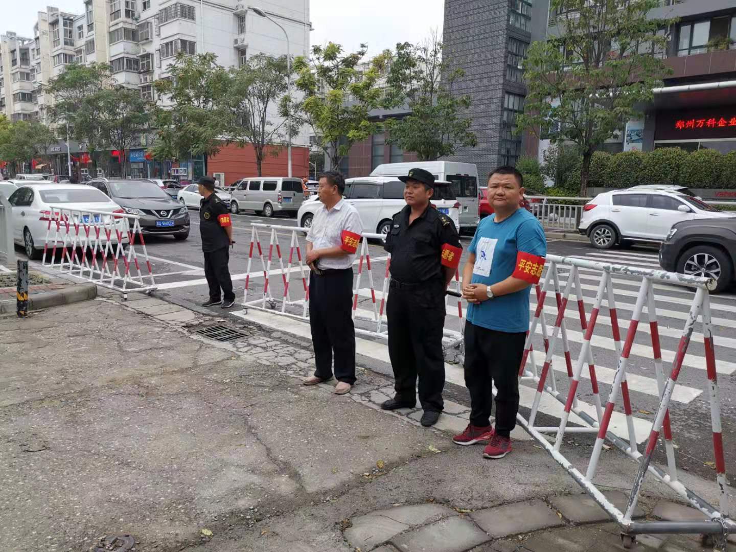 三级值班,为学生上下学保驾护航