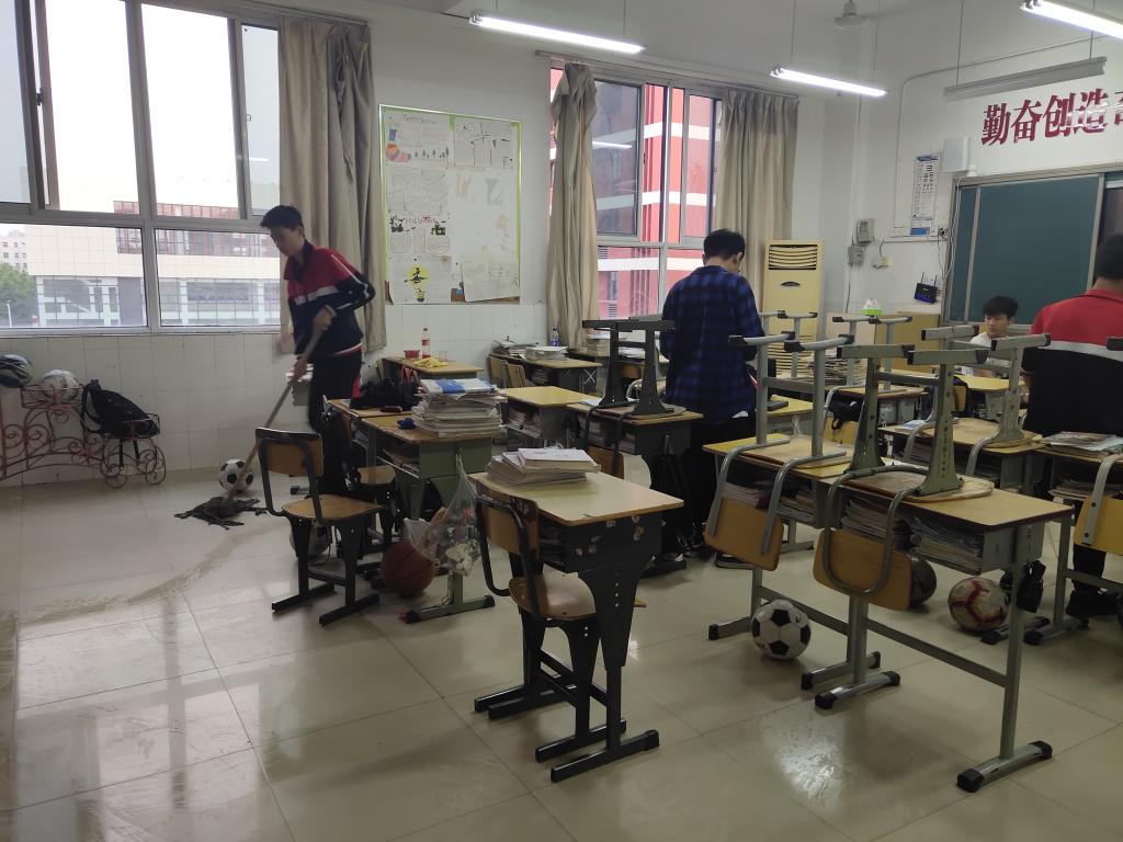 教室内卫生打扫