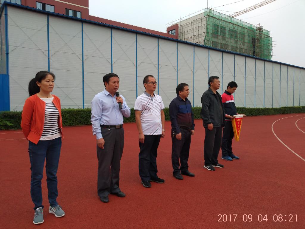 常校长提出新学期期望