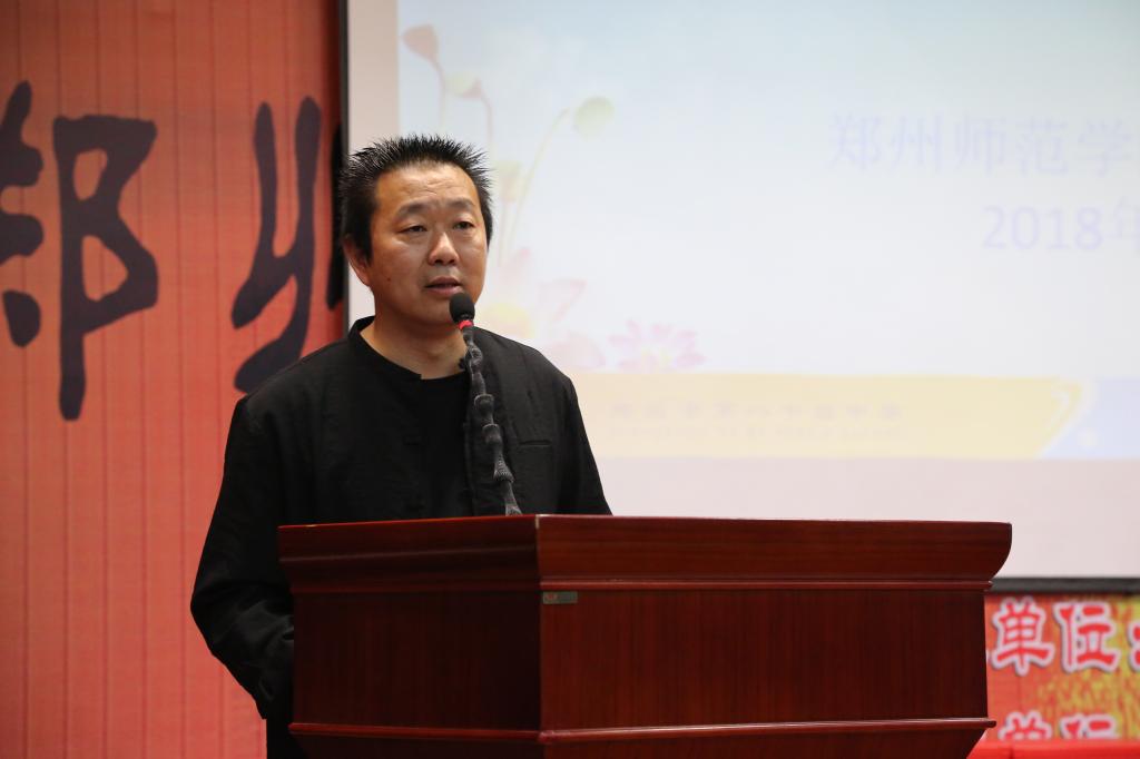 丁教授深情讲述自己的亲身经历
