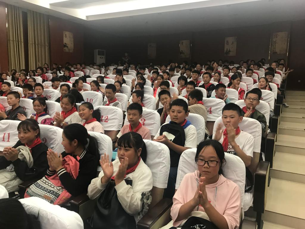 参加找新的七年级新生