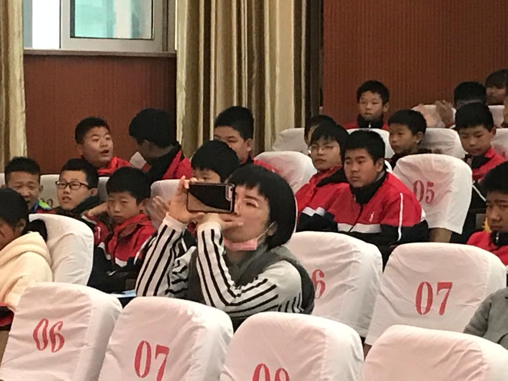 专注的大观众