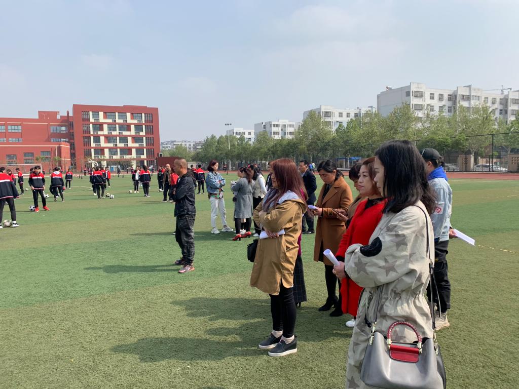 家长观摩阳光大课间