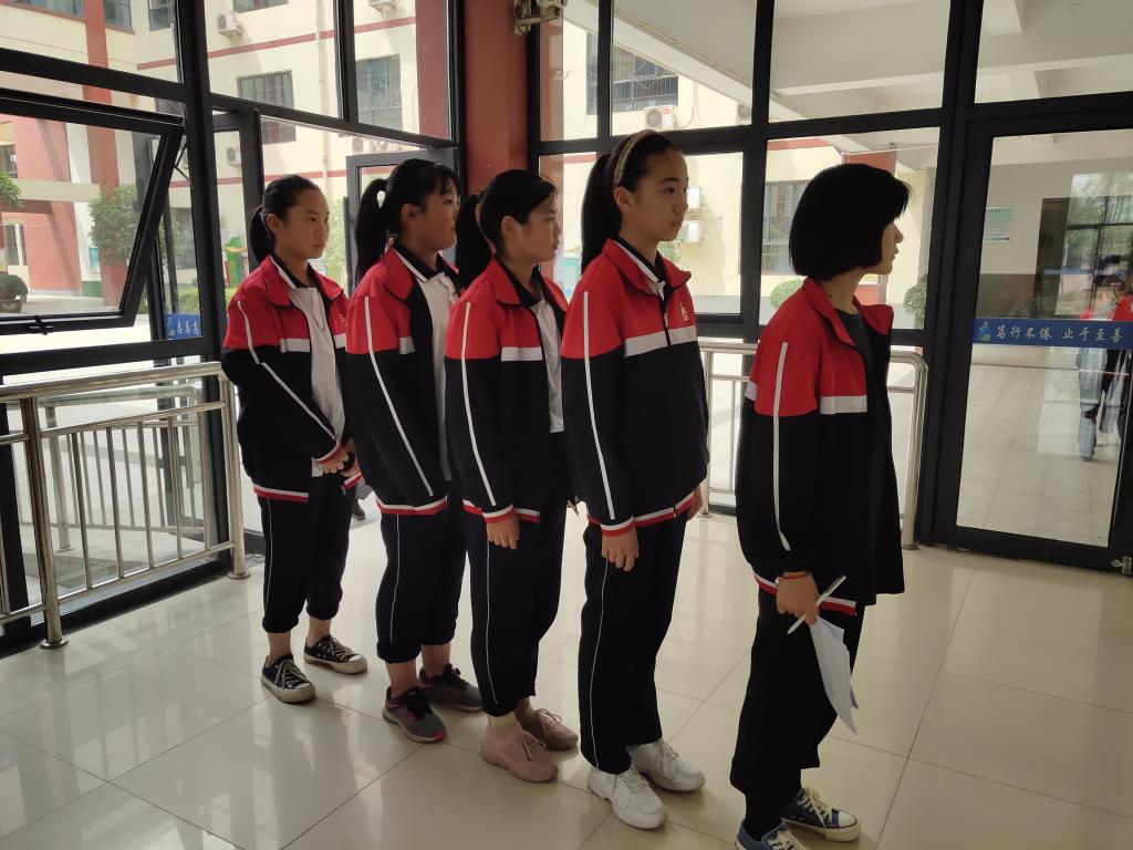 学生会对大扫除进行检查
