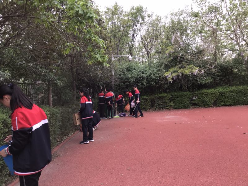 清扫绿化带