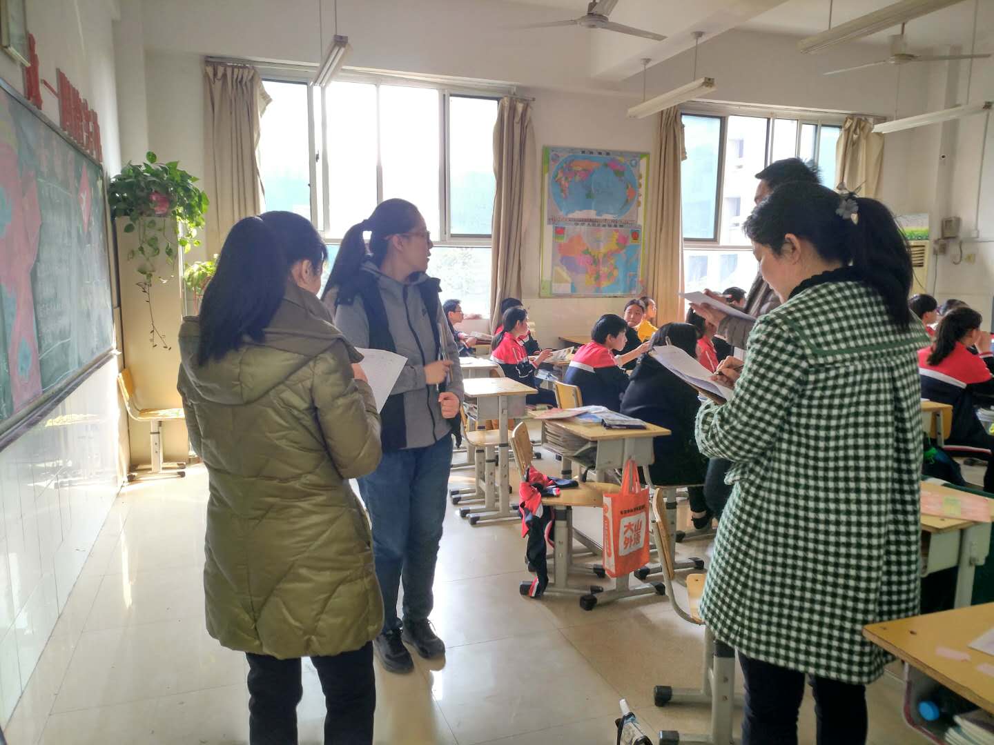 李慧副校长对班级卫生提出合理化建议