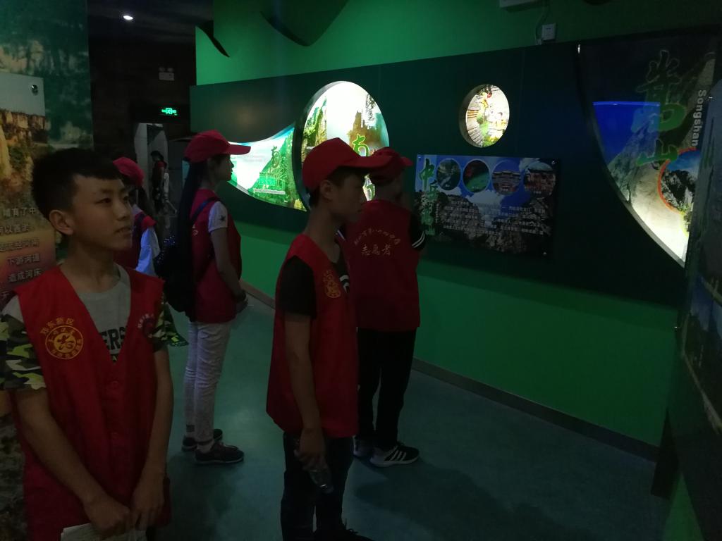 参加活动的部分学生