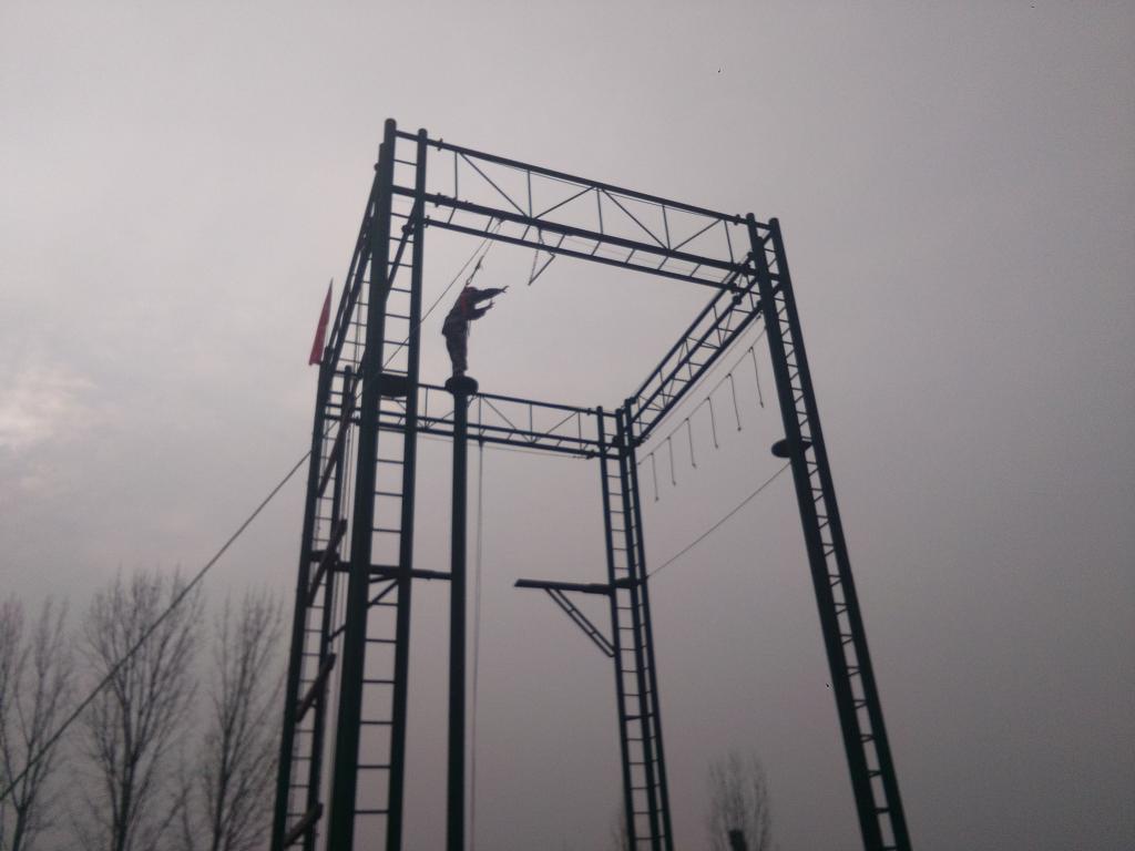 高空抓杠