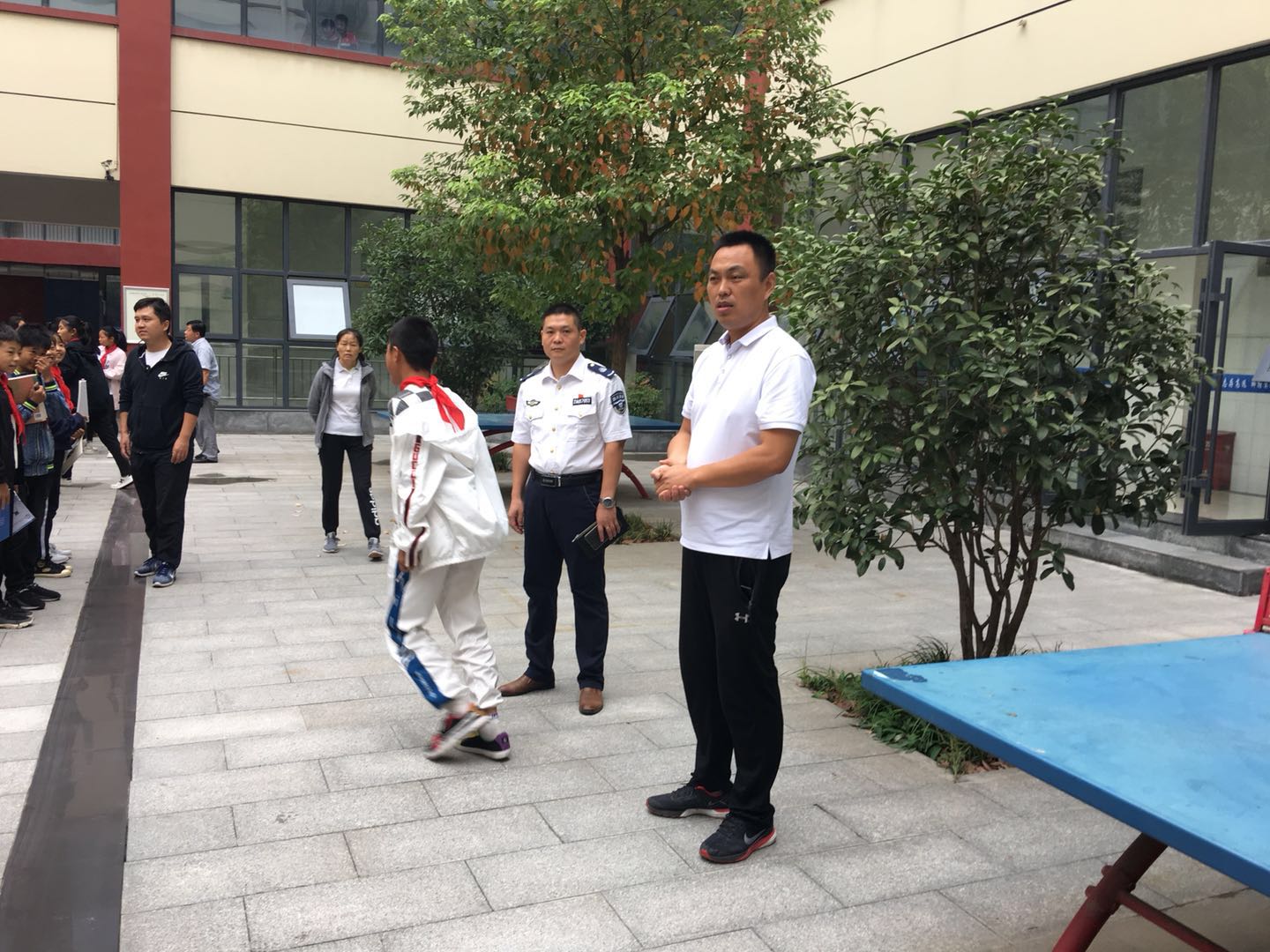 上报疏散人数