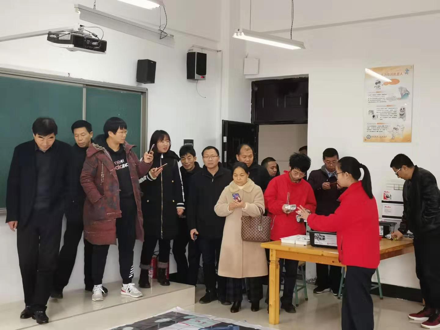 机器人社团